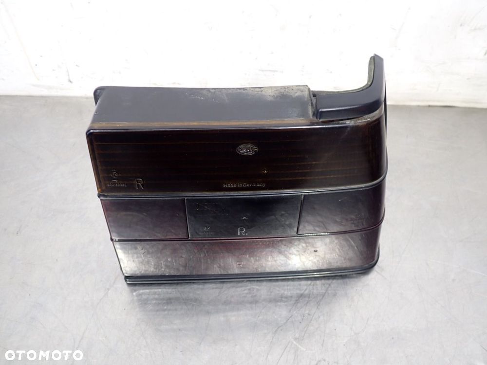LAMPA PRAWA TYLNA VOLKSWAGEN JETTA II LIFT - 3