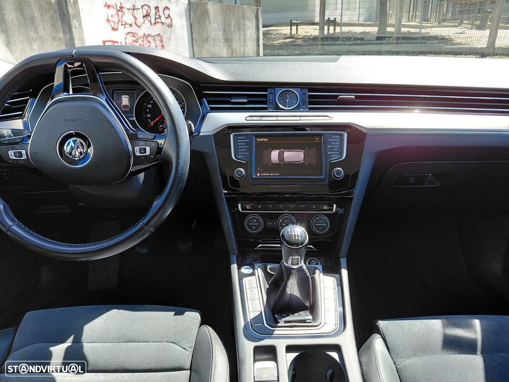 VW Passat Variant 2.0 TDI Highline - 11