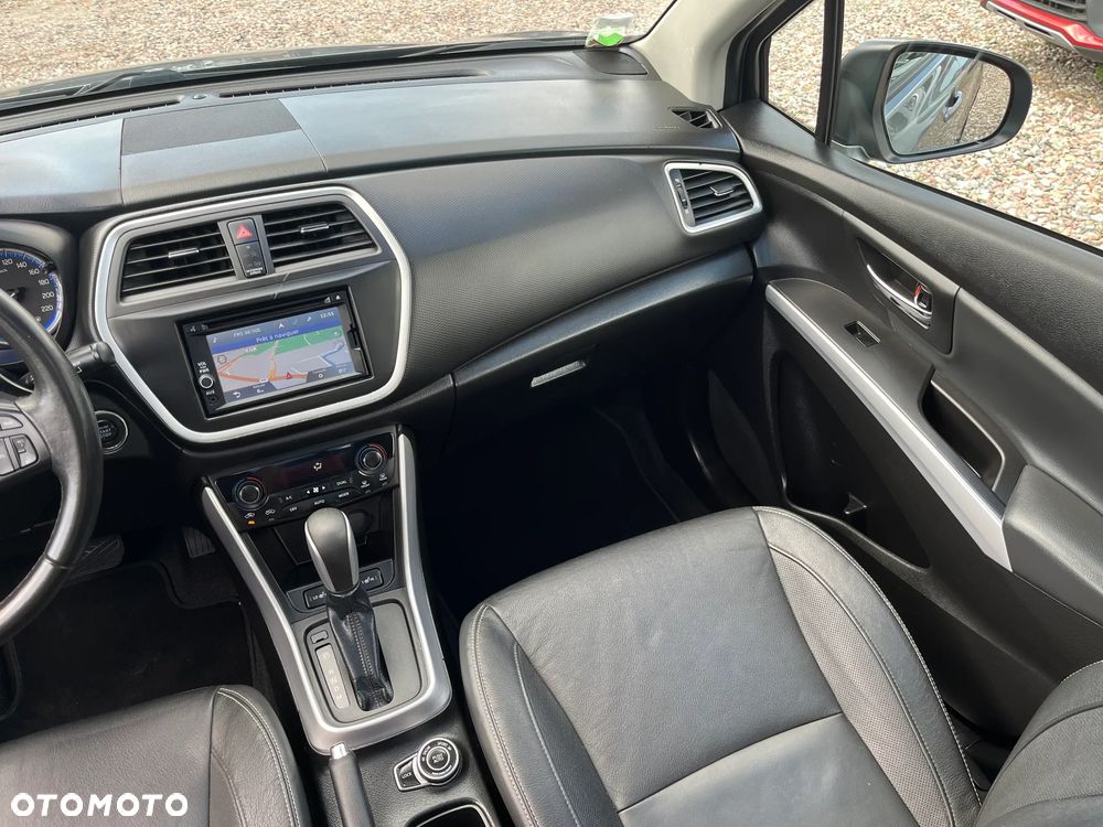 Suzuki SX4 S-Cross 1.6 VVT CVT 4x4 Comfort - 32