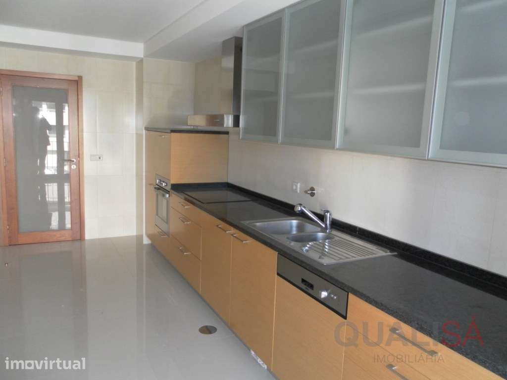 Apartamento T2 com varandas e garagem em Gualtar perto da Universid... - Grande imagem: 2/24