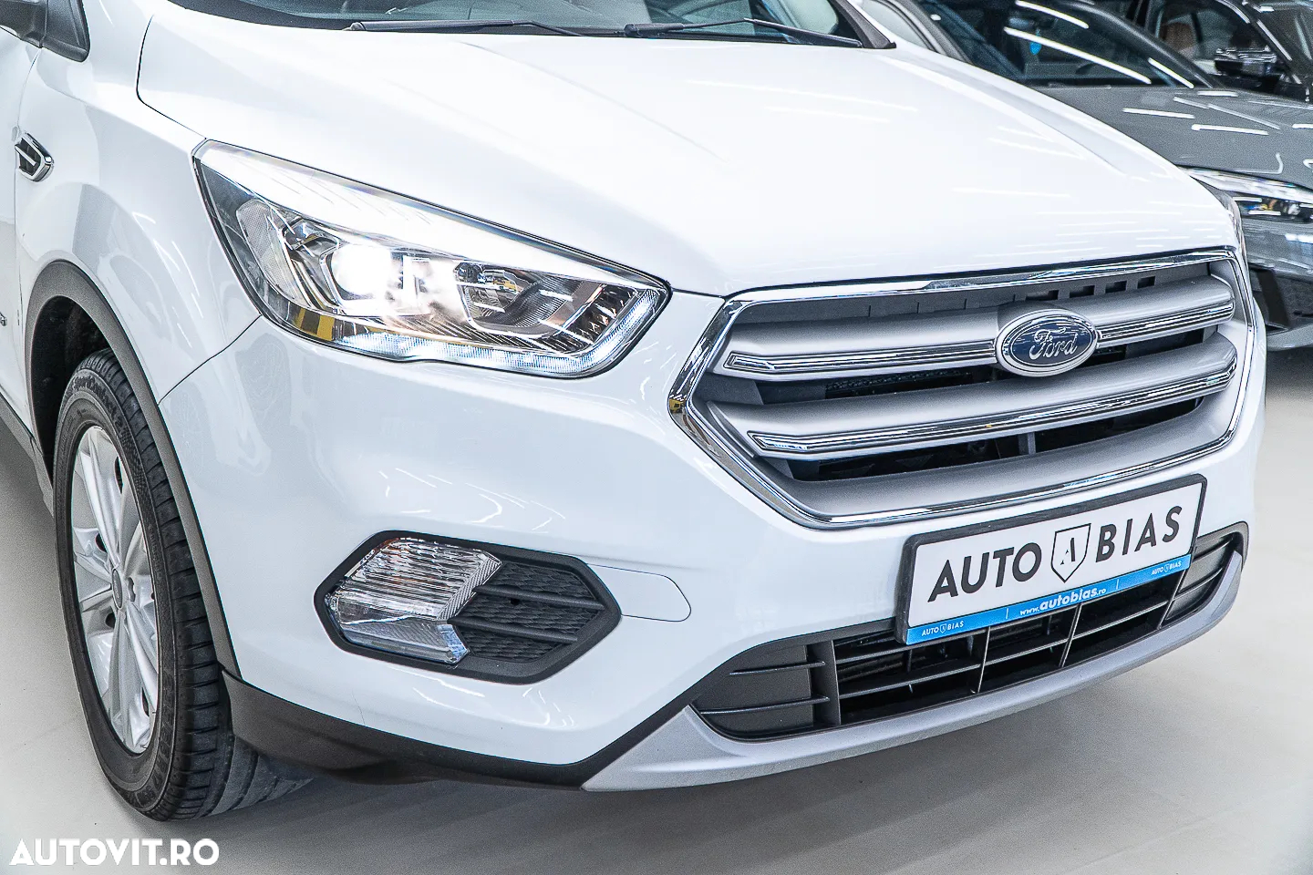 Ford Kuga 2.0 TDCi 4WD Powershift Titanium - 41