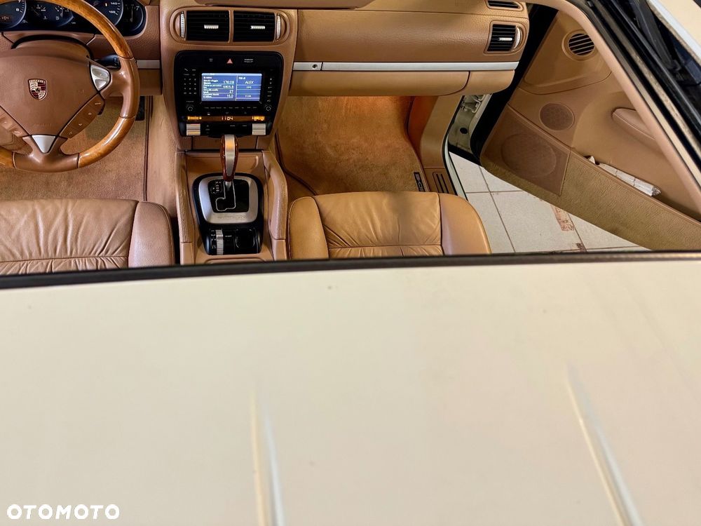 Porsche Cayenne - 11