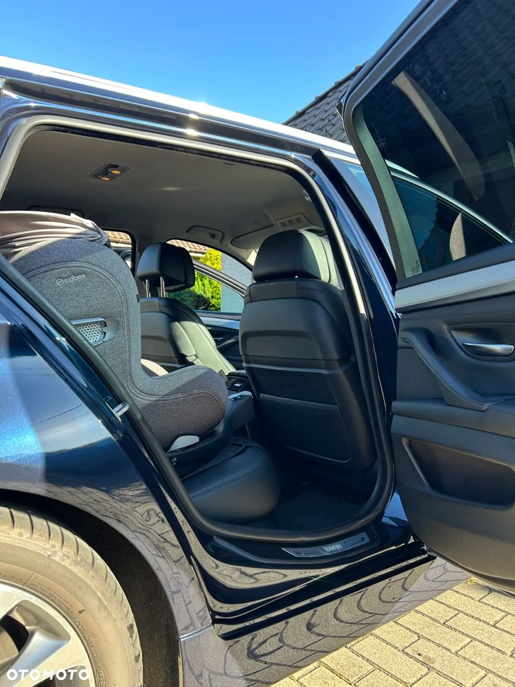 BMW Seria 5 530d Touring Modern Line - 11