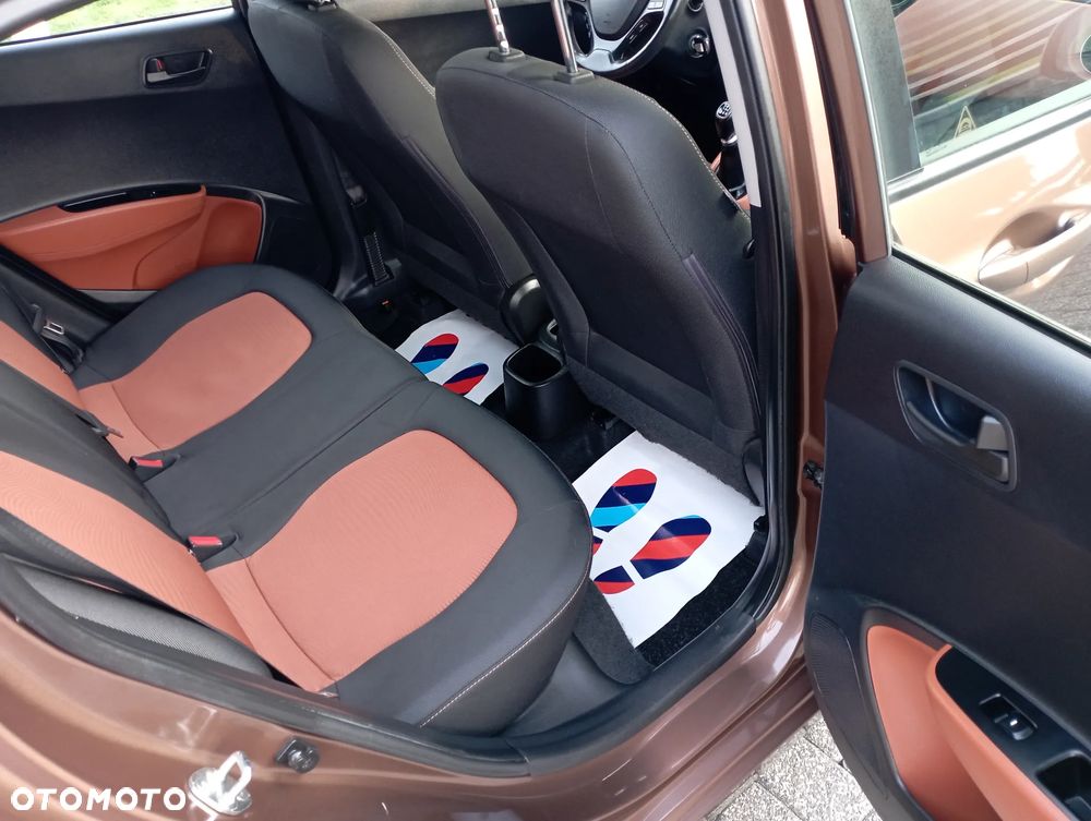Hyundai i10 1.0 Fifa World Cup Edition - 14