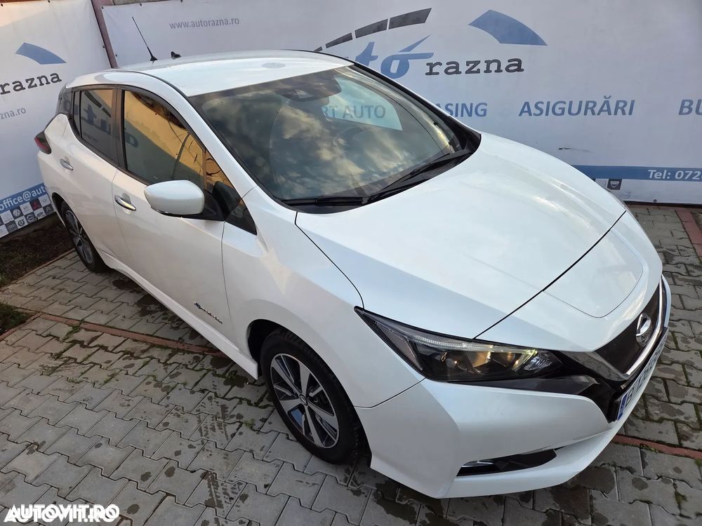 Nissan LEAF - 1