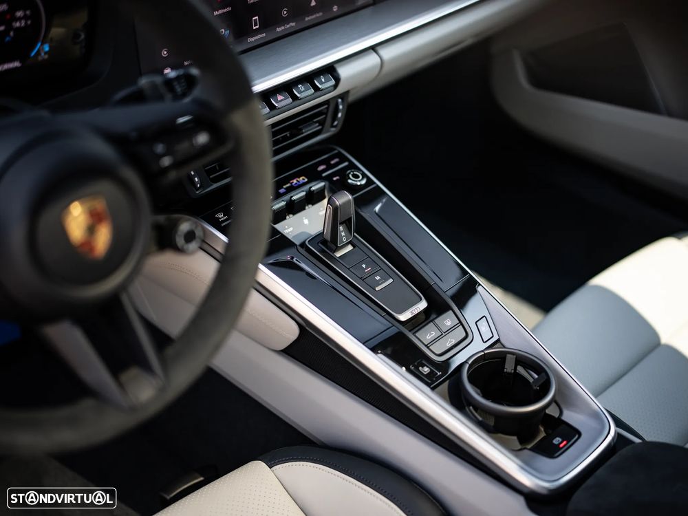 Porsche 911 (992) Carrera - 24