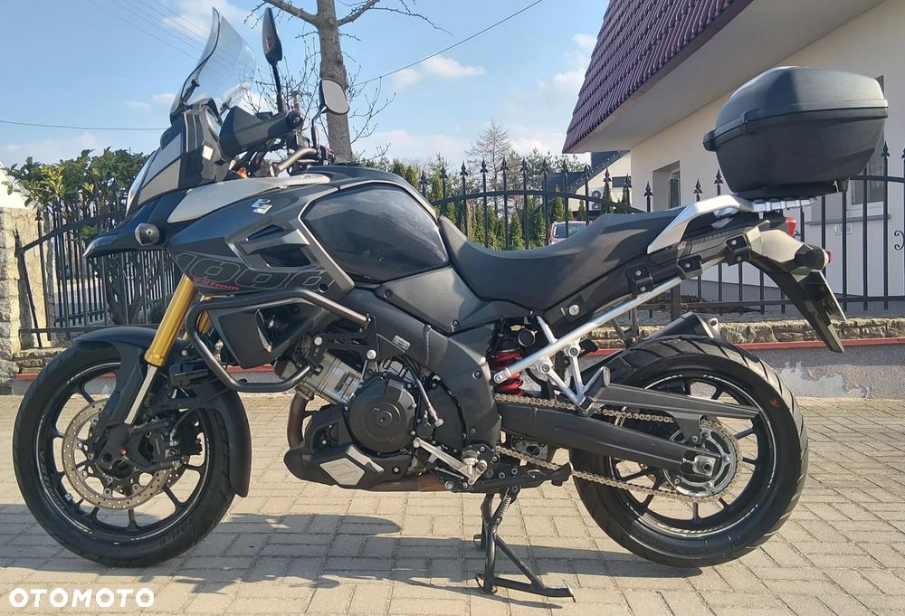 Suzuki V-STROM - 1
