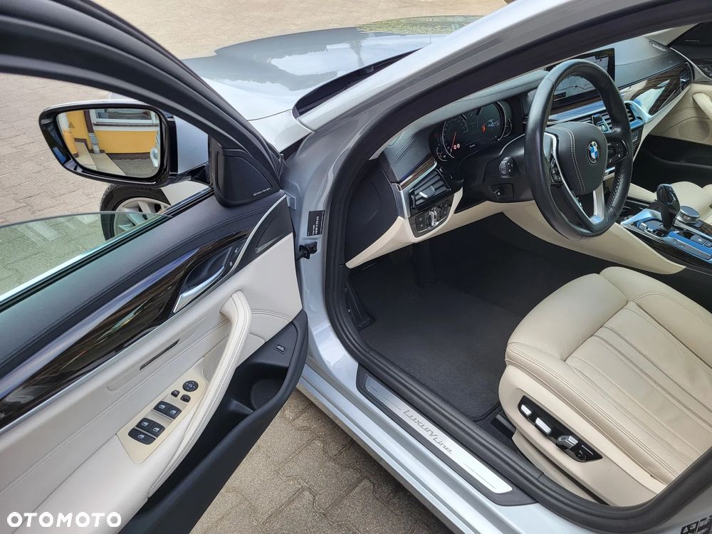BMW Seria 5 540i xDrive Luxury Line - 11