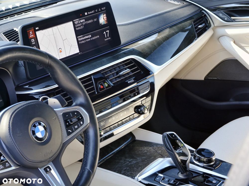 BMW Seria 5 540d xDrive mHEV M Sport sport - 24