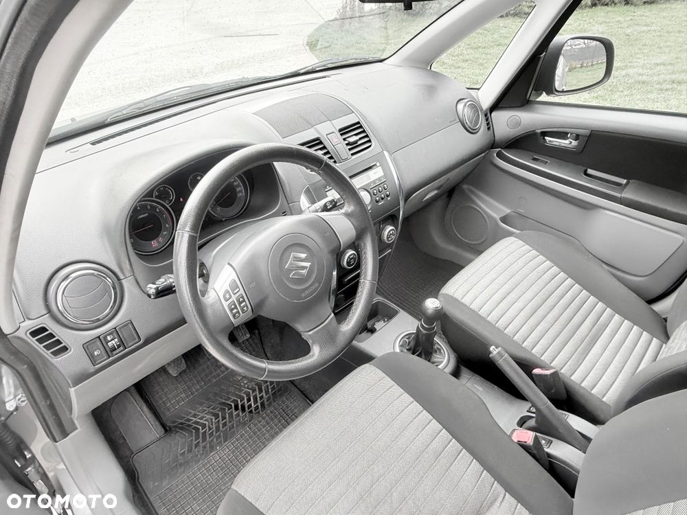 Suzuki SX4 1.6 VVT 4x4 Style - 11