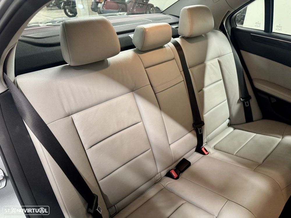 Mercedes-Benz E 250 BlueTEC Avantgarde Auto - 29