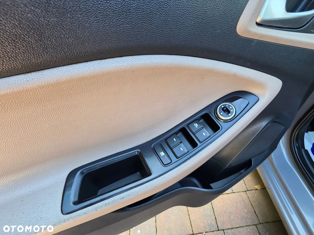 Hyundai i20 - 19
