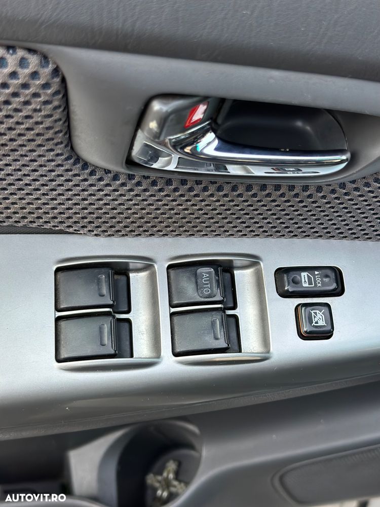 Toyota Hilux 4x4 Cabina Dubla Comfort - 13