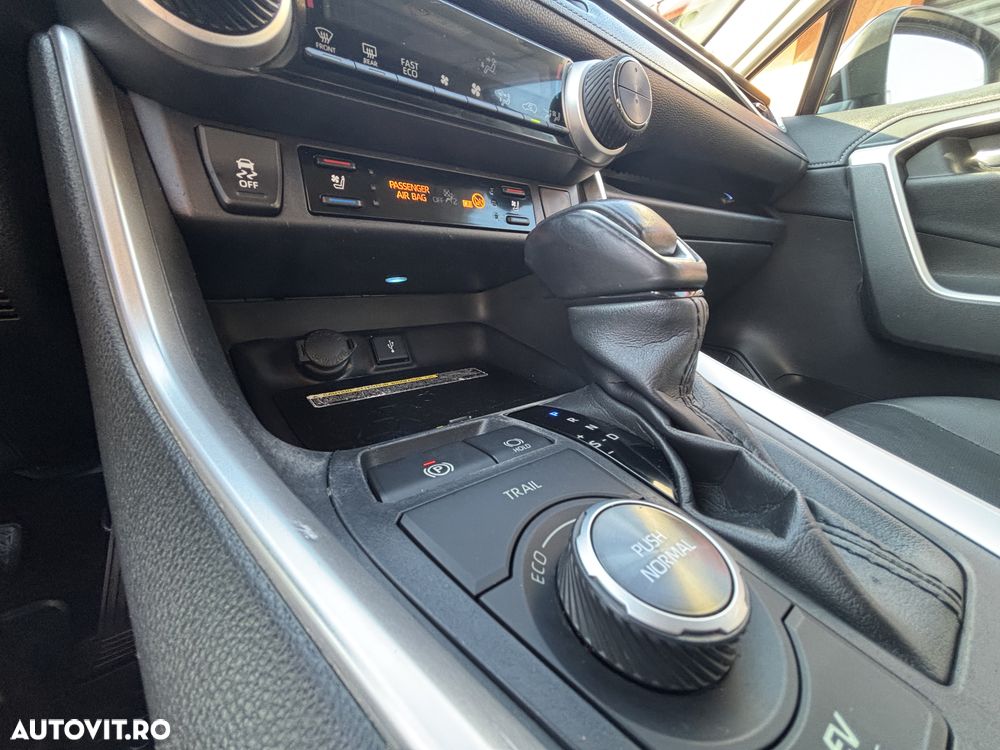 TOYOTA RAV4 2020 — imagine 10