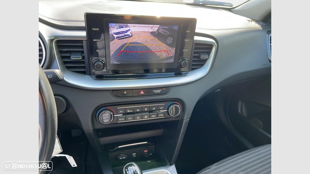 Kia XCeed 1.0 T-GDI Drive — fotografia 13