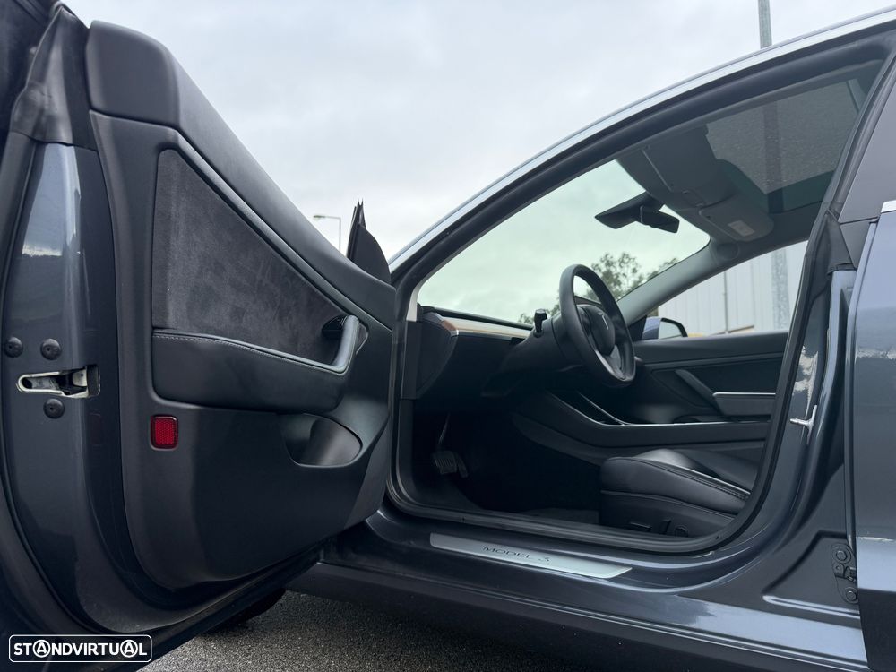 Tesla Model 3 Standard Range Plus RWD - 2
