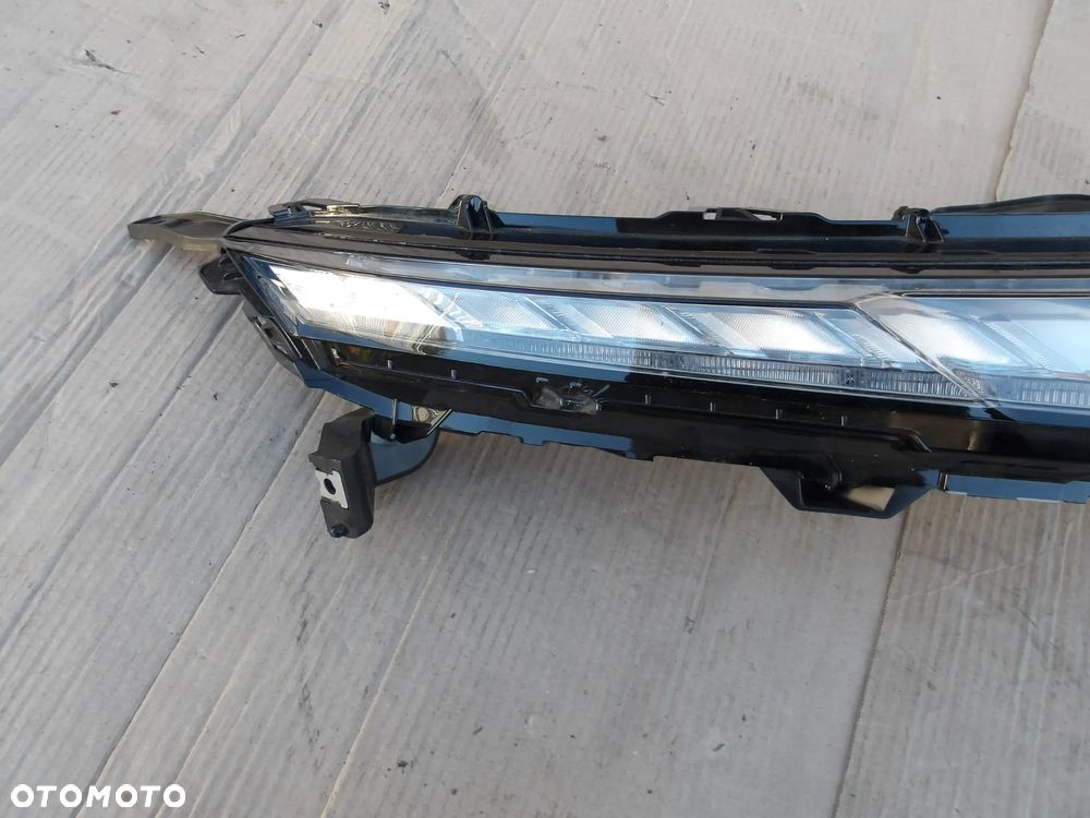LAMPA PRAWY PRZOD FULL LED MITSUBISHI ECLIPSE CROSS LIFT - 11
