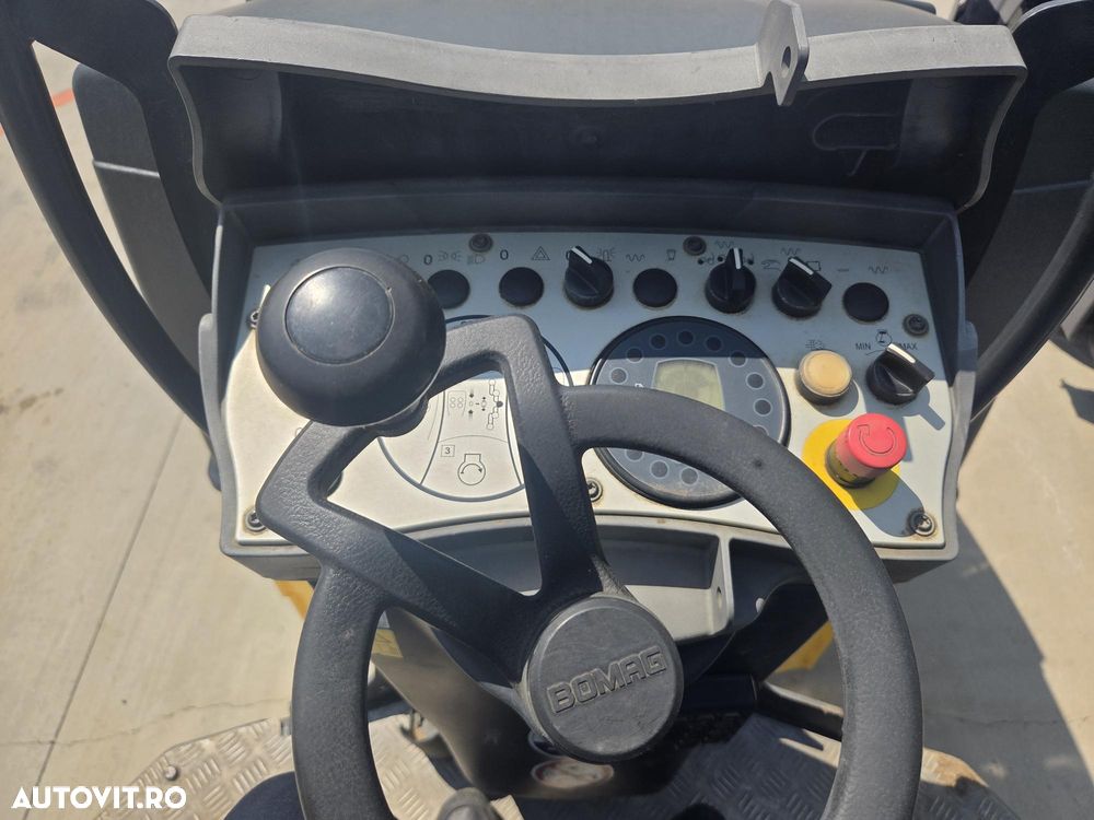 Bomag BW135AD-5, 4 tone, latime tambur 1,4m, motor KUBOTA 50CP, sistem antifurt, lungime 2,9m, inaltime 2,7m, viteze 10km/h, STARE FOARTE BUNA-posibilitate leasing 4 ani-PROMOTIE 29.900 EUR+Tva - 11