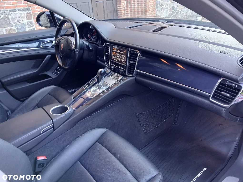 Porsche Panamera - 18