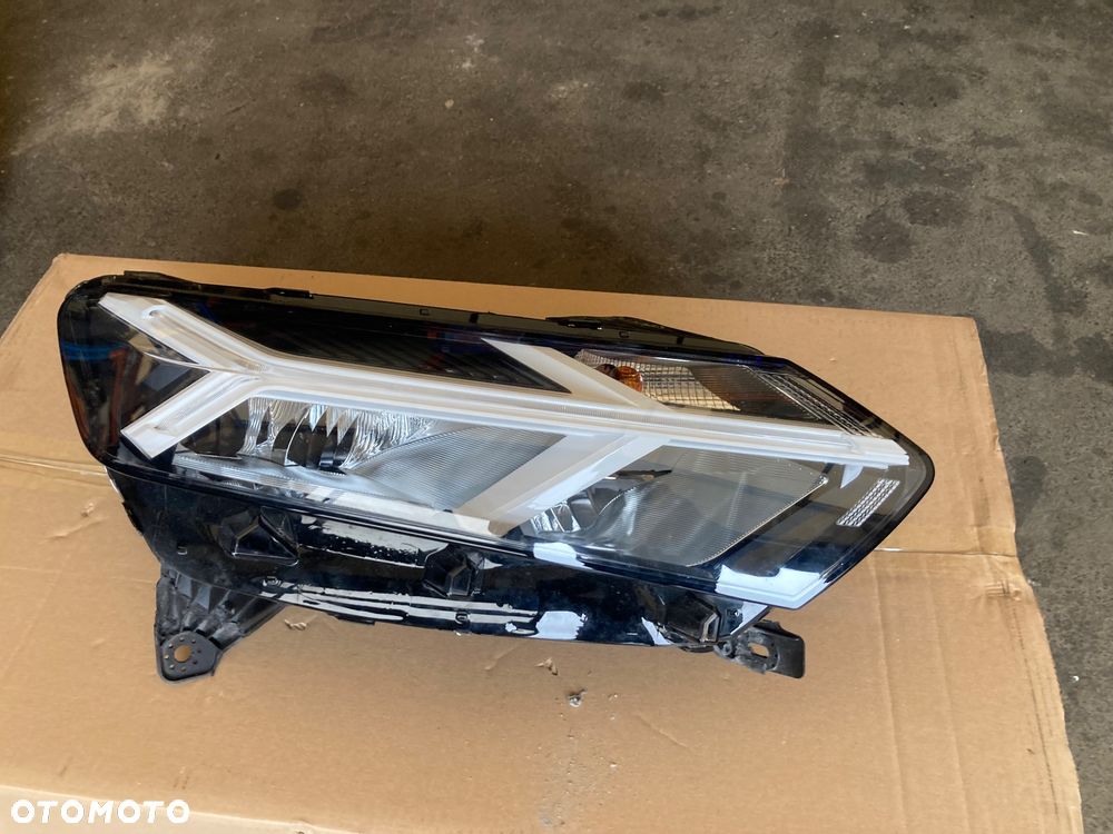 DACIA Sandero III 3 STEPWAY Lift Logan III Jogger Full led LAMPA PRZEDNIA PRAWA REFLEKTOR PRAWY PRZÓD LEDOWA led 260107920R biała biały środek  Wwa - 1