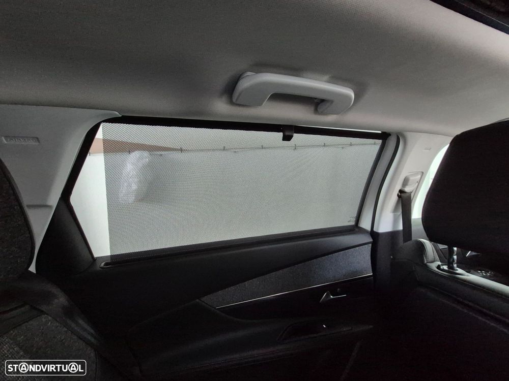Peugeot 5008 1.5 BlueHDi Allure Pack EAT8 - 28