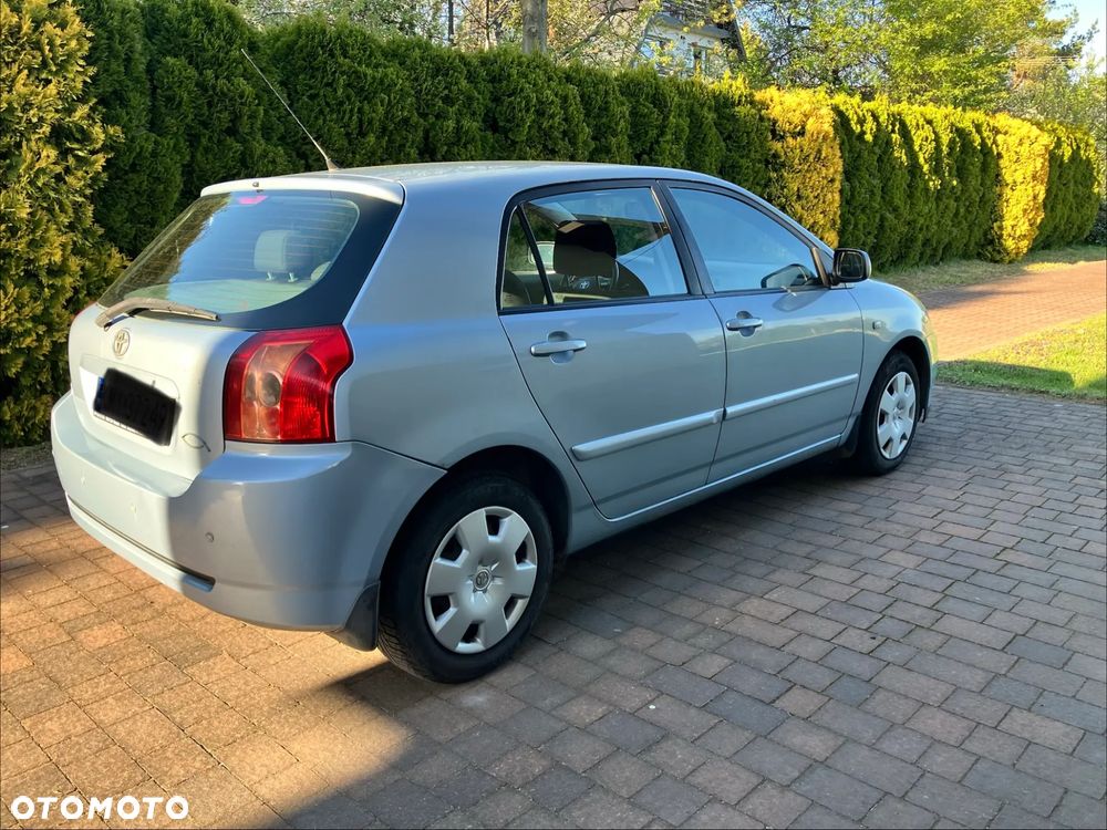 Toyota Corolla 2.0 D-4D Sol - 3