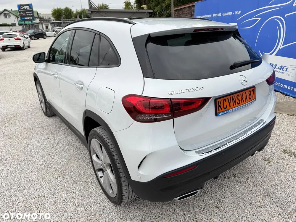 Mercedes-Benz GLA 200 d AMG Line - 8