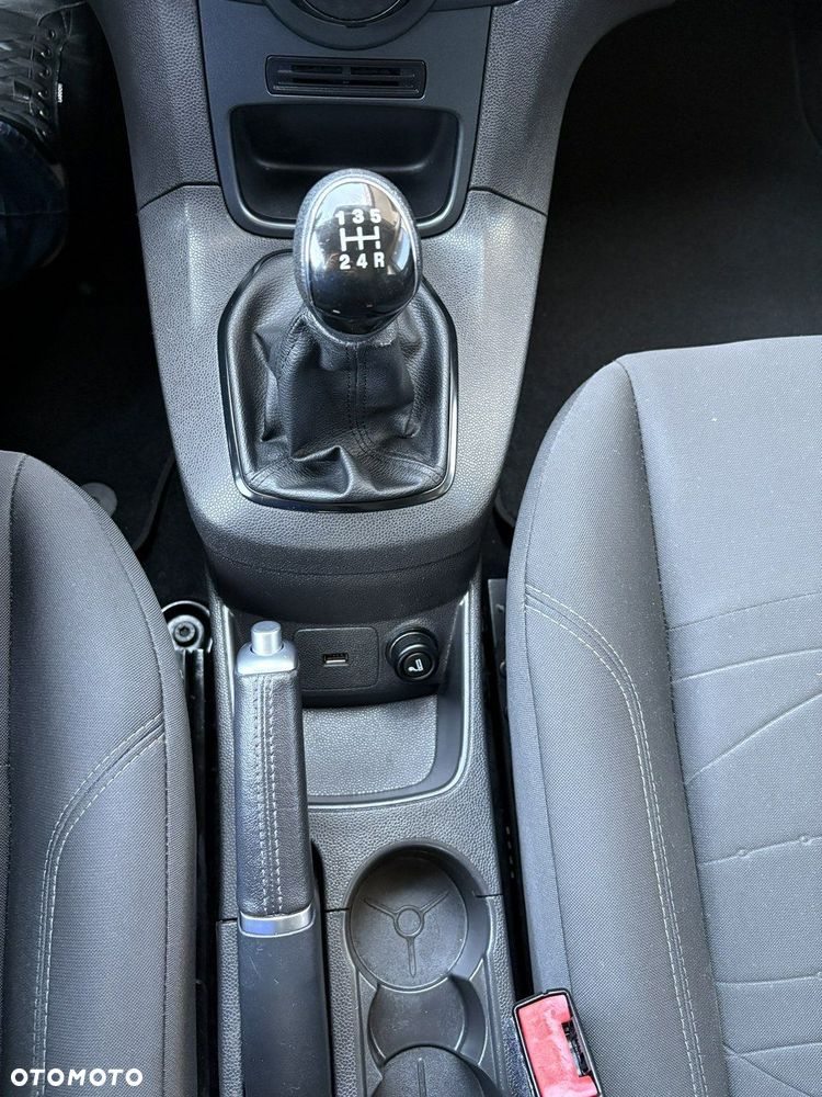Ford Fiesta - 25