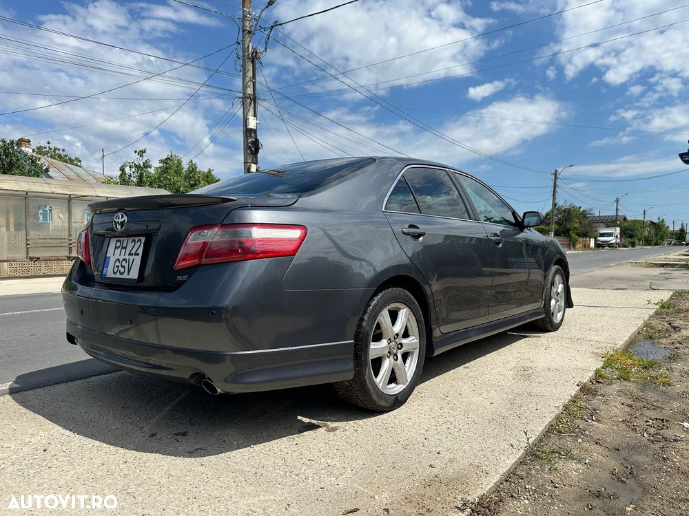 Toyota Camry - 5