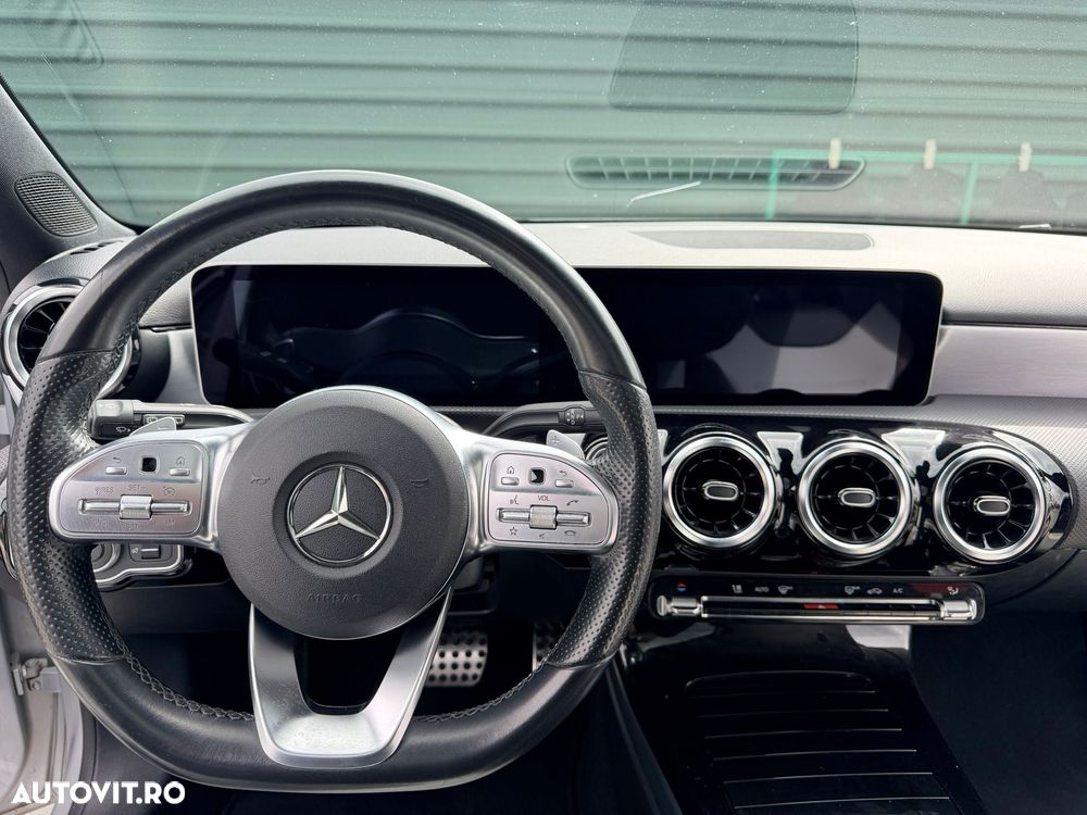 Mercedes-Benz A 250 Sedan Aut. - 11