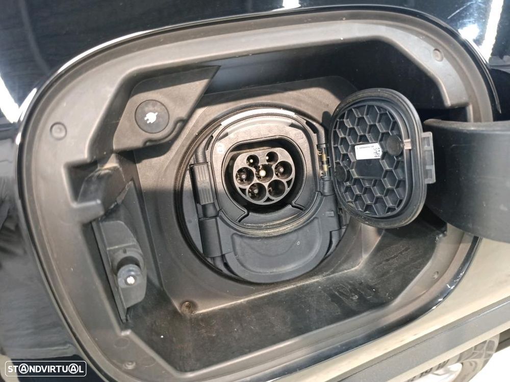 Mercedes-Benz GLA 250 e AMG Line - 12