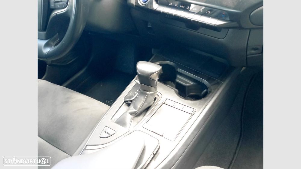 Lexus UX 250h Executive - 23