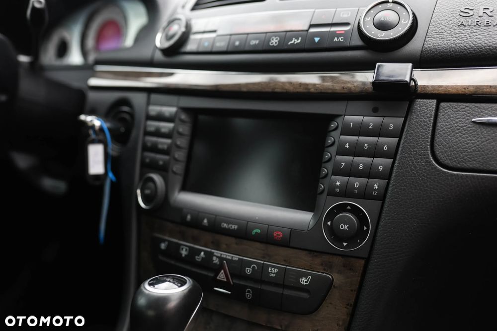 Mercedes-Benz Klasa E 350 4-Matic Avantgarde - 32