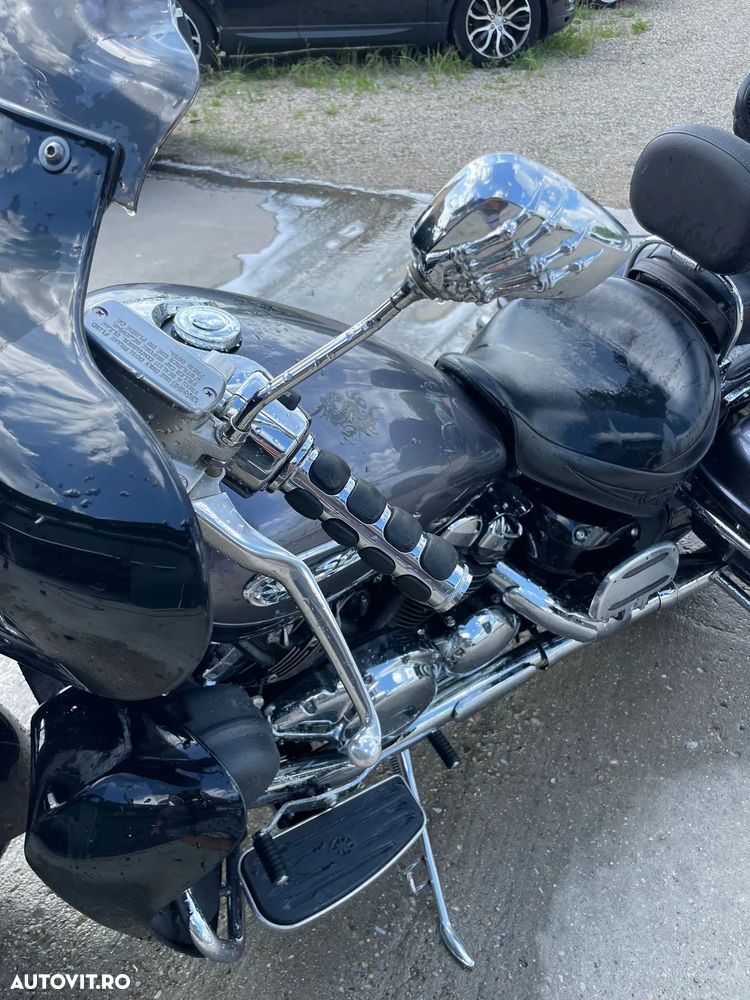 Yamaha XVZ 1300 Royal Star Venture - 4