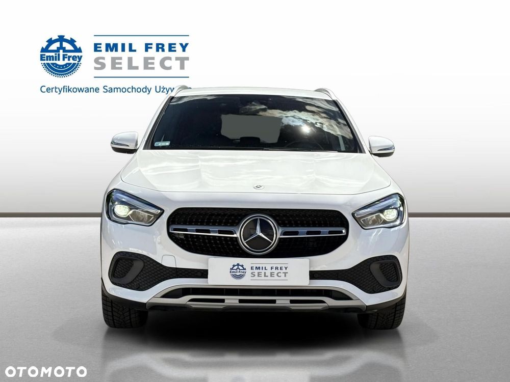 Mercedes-Benz GLA - 9