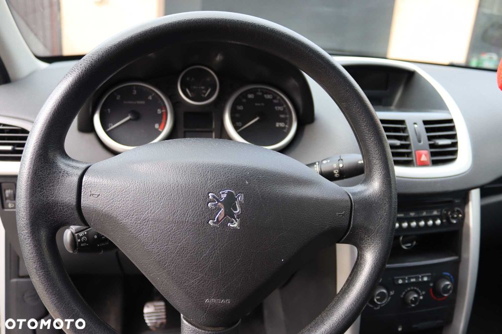 Peugeot 207 - 7