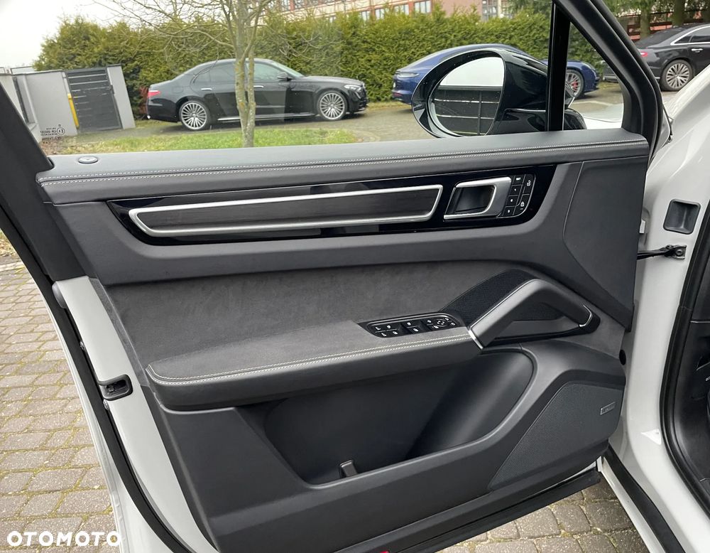 Porsche Cayenne - 29