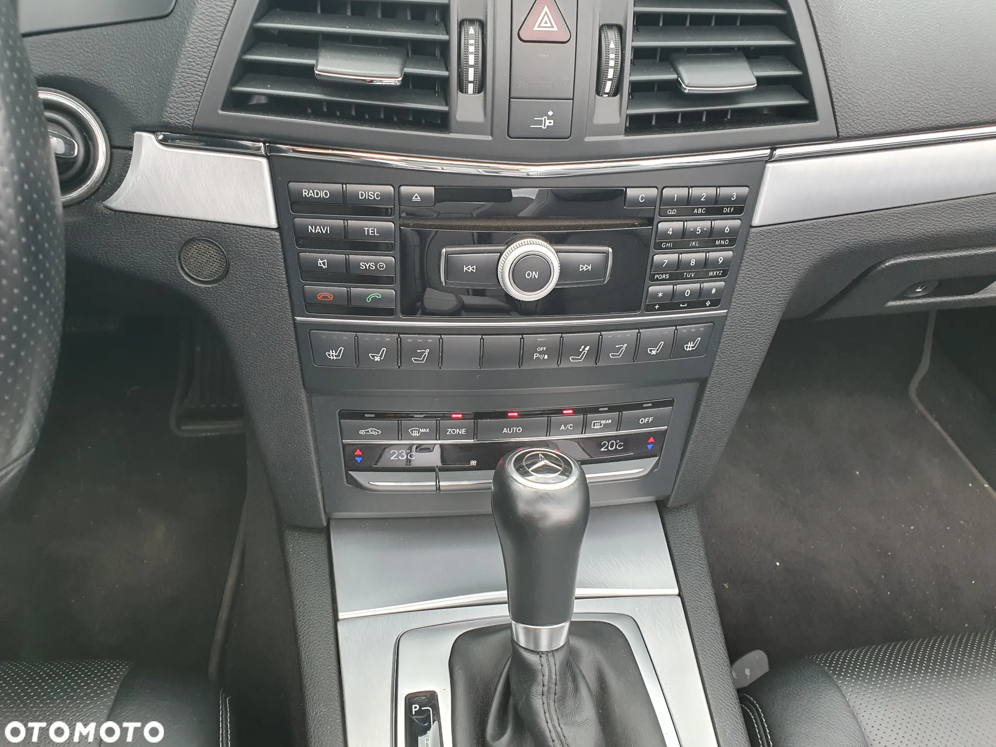 Mercedes-Benz Klasa E 200 Cabrio BlueEFFICIENCY 7G-TRONIC Avantgarde - 26