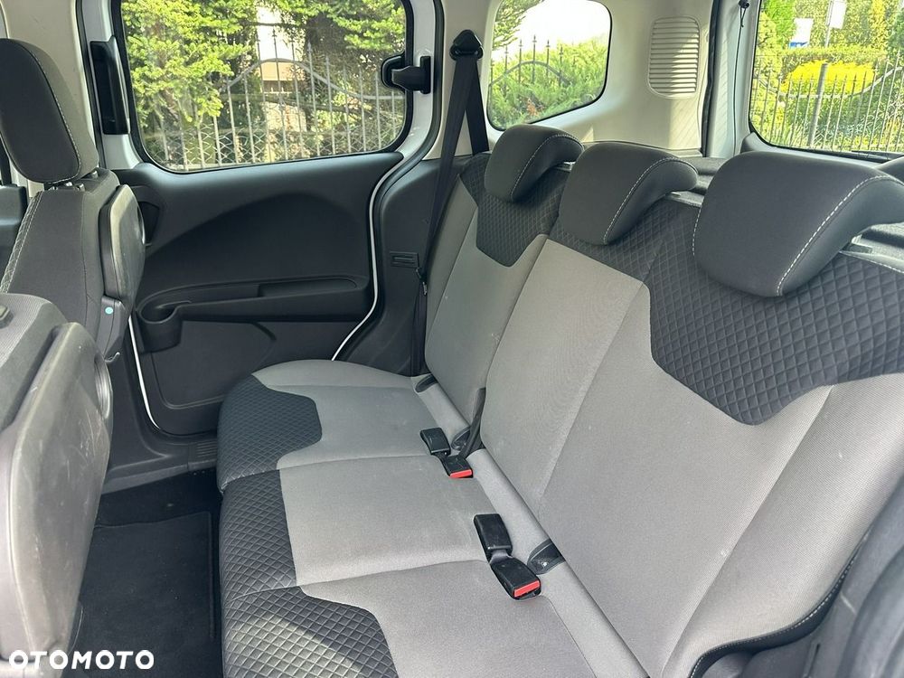 Ford Transit Courier - 6