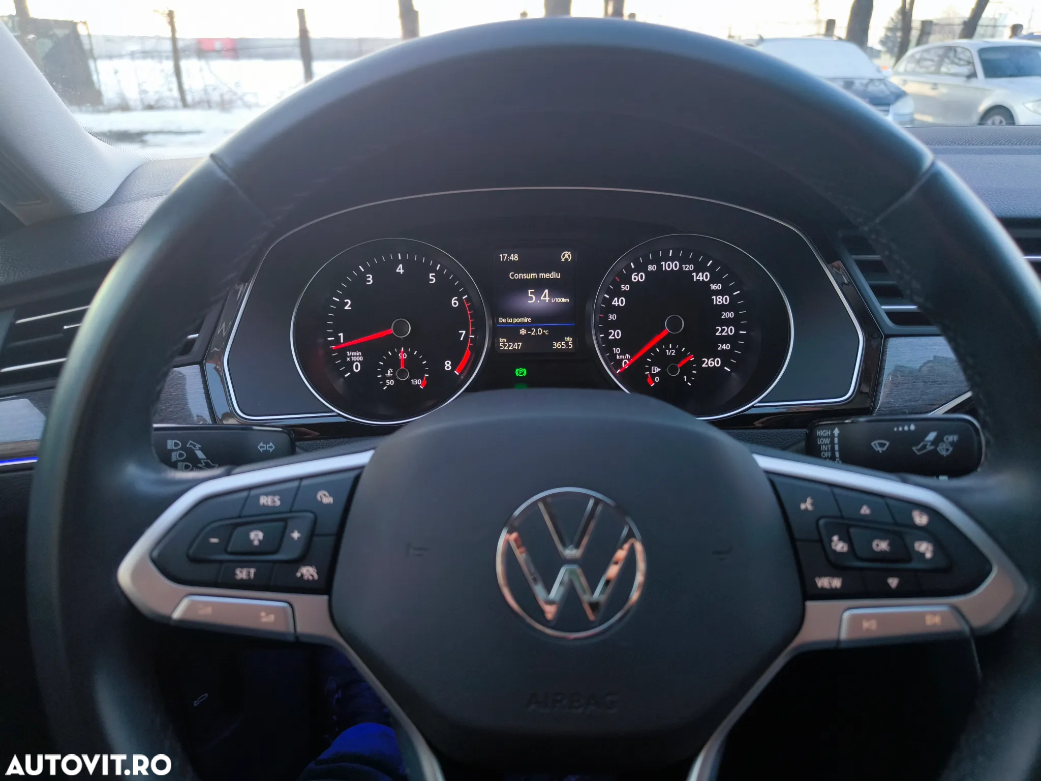 Volkswagen Passat - 4