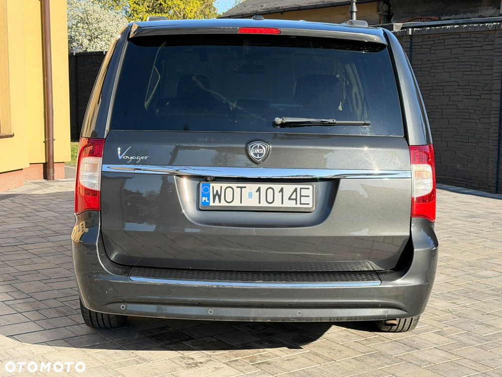 Lancia Voyager 3.6 Gold - 8
