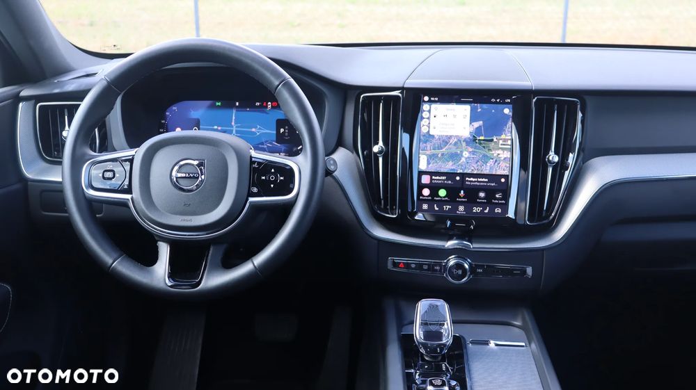 Volvo XC 60 B5 B AWD Plus Dark - 12