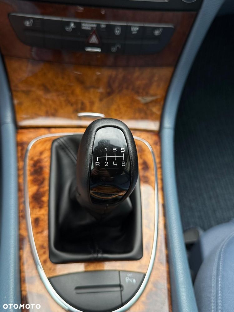 Mercedes-Benz Klasa E 200 Kompressor Elegance - 32