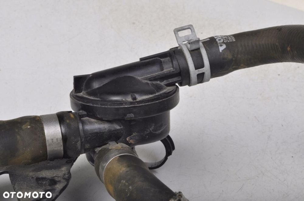 VOLVO XC90 T8 POMPKA POMPA WODY 31368325 PRZEWODY - 4