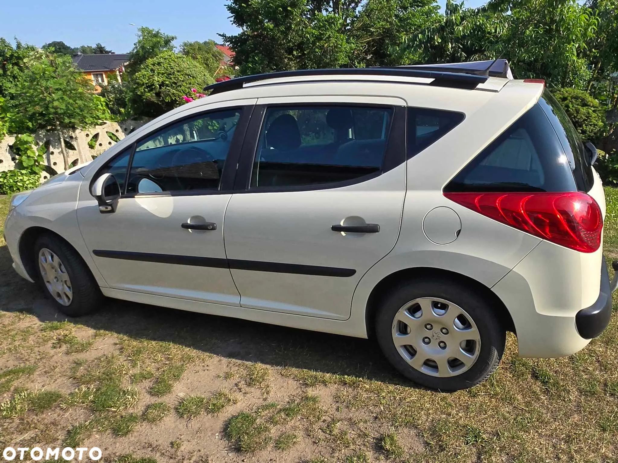 Peugeot 207 - 1