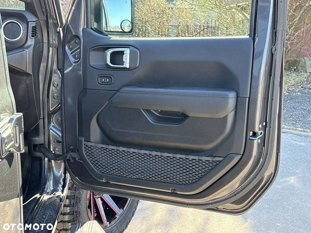 Jeep Wrangler - 37