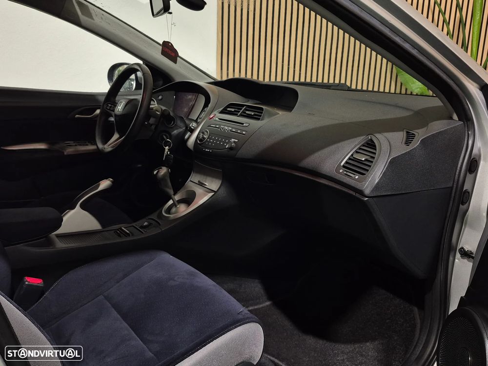 Honda Civic 1.4 Sport - 18