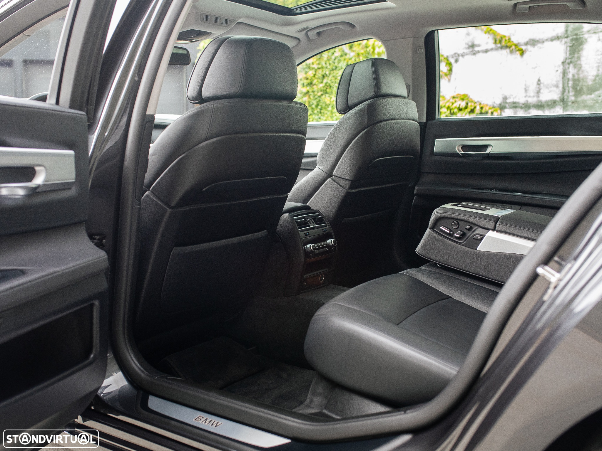 BMW 750 Li xDrive - 26
