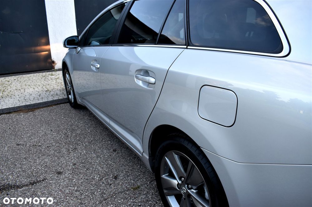 Toyota Avensis 1.8 Sol NAVI - 13