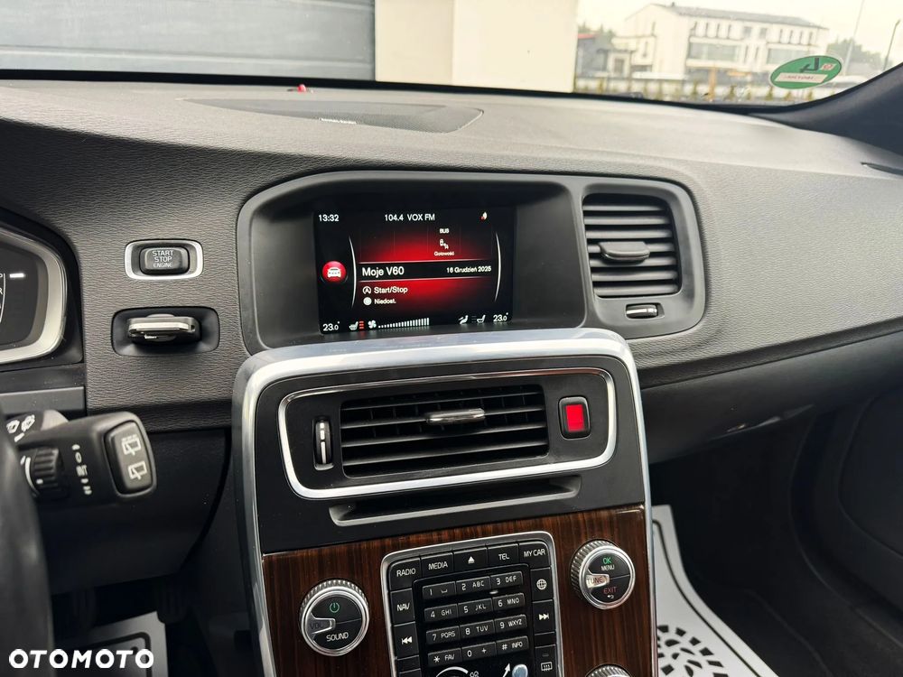 Volvo V60 D4 Geartronic Summum - 16